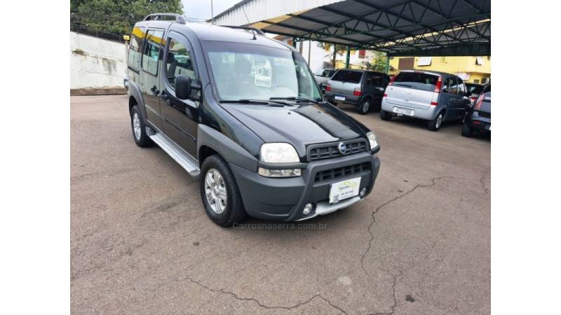 FIAT - DOBLÓ - 2006/2007 - Preta - R$ 35.000,00