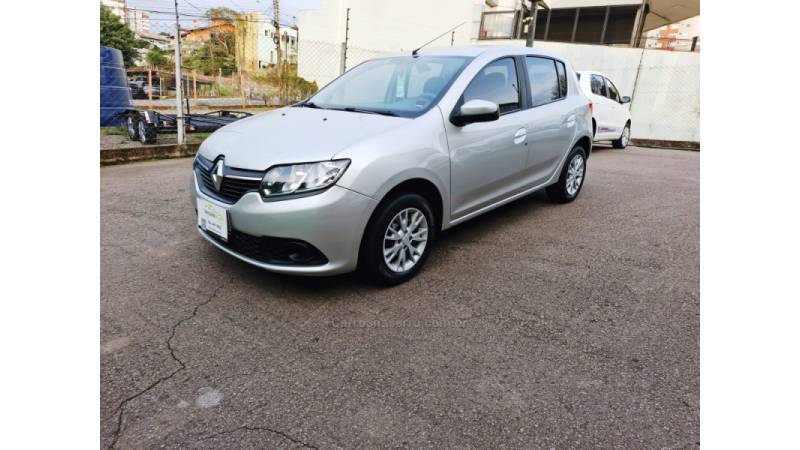 RENAULT - SANDERO - 2015/2016 - Prata - R$ 45.000,00