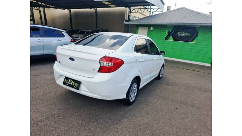 FORD - KA + - 2016/2017 - Branca - R$ 46.900,00