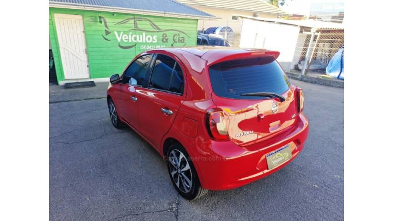 NISSAN - MARCH - 2014/2015 - Vermelha - R$ 43.800,00