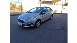 FORD - FIESTA - 2014/2015 - Prata - R$ 46.000,00