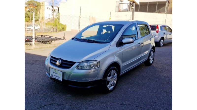 VOLKSWAGEN - FOX - 2009/2010 - Prata - R$ 34.000,00