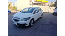 CHEVROLET - PRISMA - 2013/2014 - Branca - R$ 55.000,00