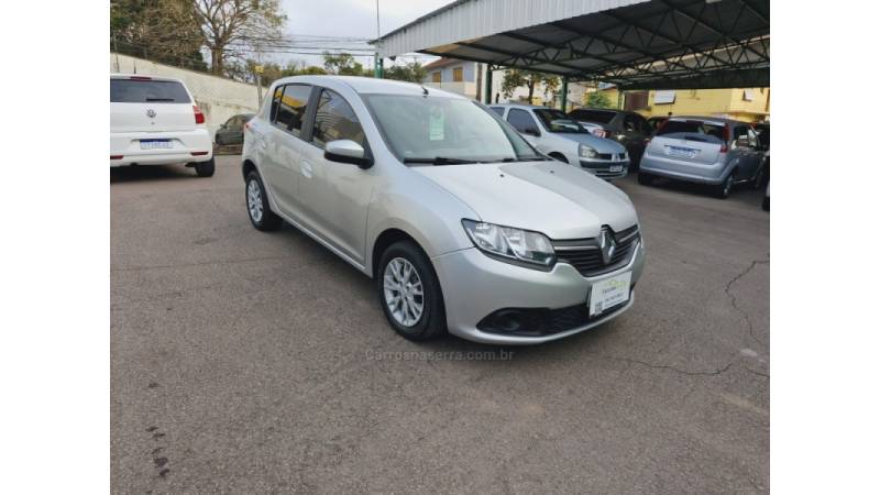 RENAULT - SANDERO - 2015/2016 - Prata - R$ 45.000,00