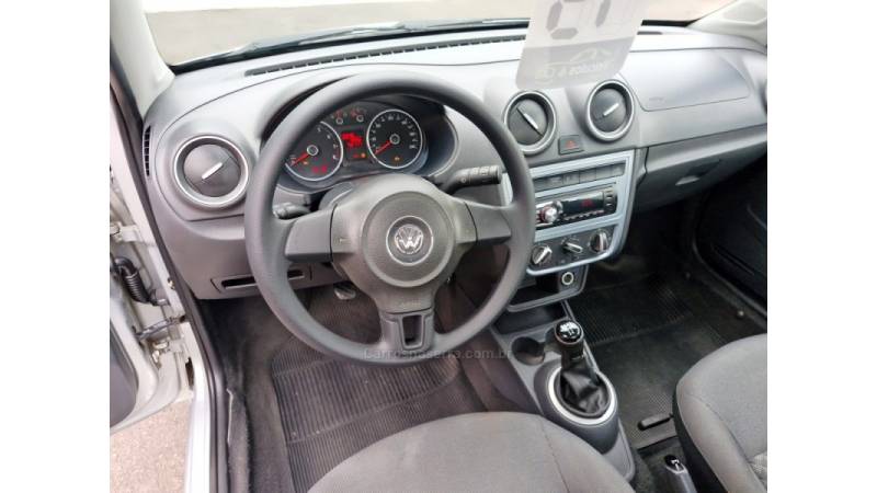 VOLKSWAGEN - SAVEIRO - 2014/2015 - Prata - R$ 48.000,00