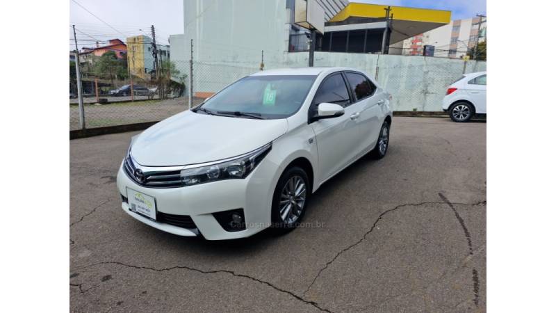 TOYOTA - COROLLA - 2015/2016 - Branca - R$ 89.800,00