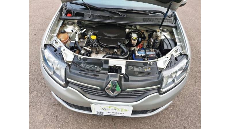 RENAULT - SANDERO - 2015/2016 - Prata - R$ 45.000,00