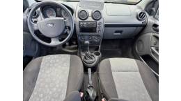 FORD - FIESTA - 2013/2014 - Prata - R$ 33.500,00