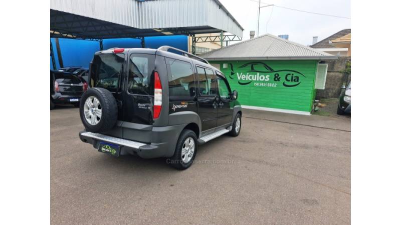 FIAT - DOBLÓ - 2006/2007 - Preta - R$ 35.000,00