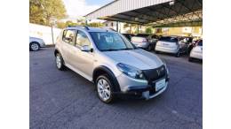 RENAULT - SANDERO - 2013/2014 - Prata - R$ 46.000,00