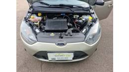 FORD - FIESTA - 2013/2014 - Prata - R$ 34.800,00