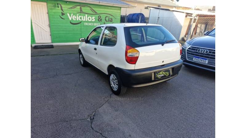 FIAT - PALIO - 2004/2004 - Branca - R$ 17.500,00