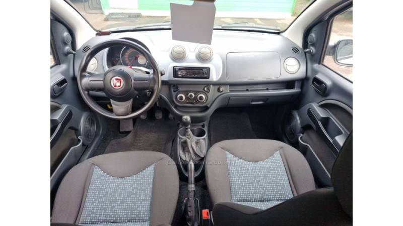 FIAT - UNO - 2011/2012 - Prata - R$ 36.800,00
