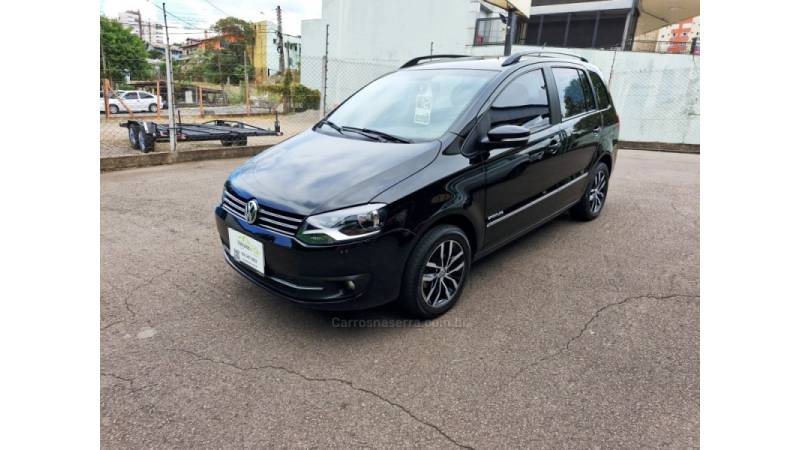 VOLKSWAGEN - SPACEFOX - 2011/2012 - Preta - R$ 43.900,00