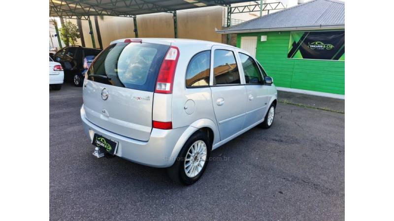 CHEVROLET - MERIVA - 2005/2005 - Prata - R$ 26.000,00
