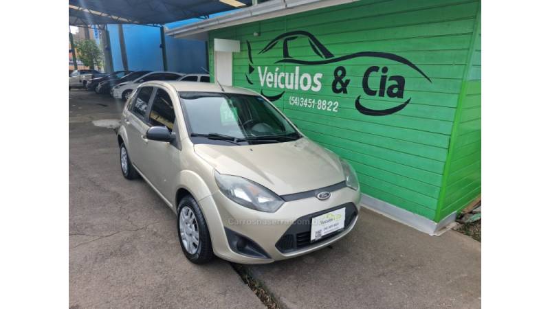 FORD - FIESTA - 2013/2014 - Prata - R$ 34.800,00