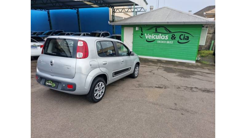 FIAT - UNO - 2011/2012 - Prata - R$ 36.800,00