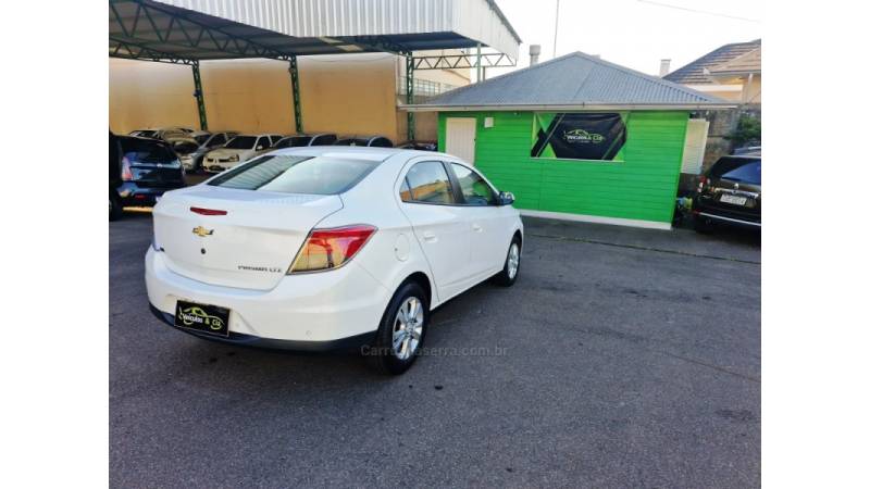 CHEVROLET - PRISMA - 2013/2014 - Branca - R$ 55.000,00