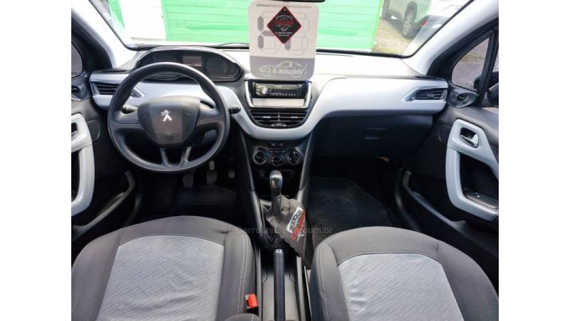 PEUGEOT - 208 - 2013/2014 - Preta - R$ 37.000,00
