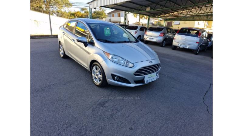 FORD - FIESTA - 2014/2015 - Prata - R$ 46.000,00