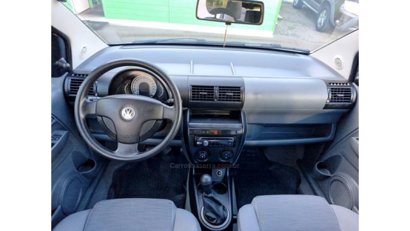 VOLKSWAGEN - FOX - 2009/2010 - Prata - R$ 34.000,00