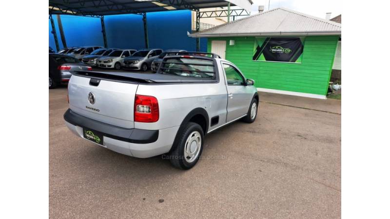 VOLKSWAGEN - SAVEIRO - 2014/2015 - Prata - R$ 48.000,00