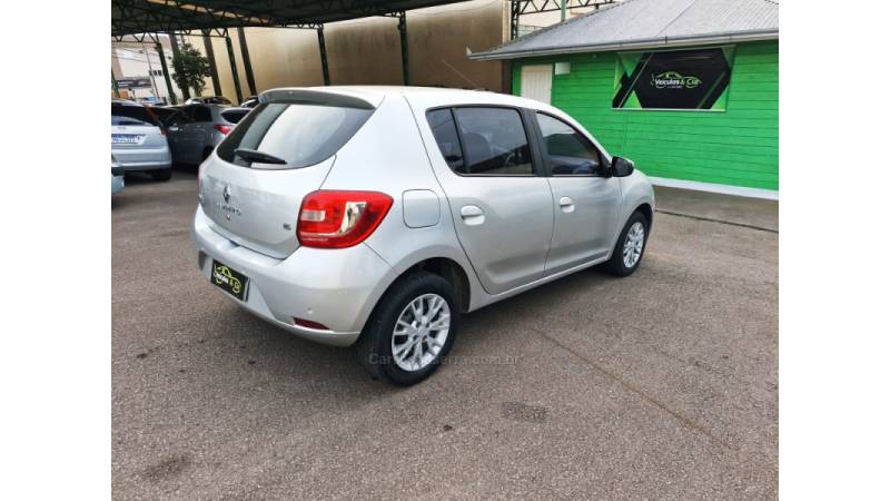 RENAULT - SANDERO - 2015/2016 - Prata - R$ 45.000,00