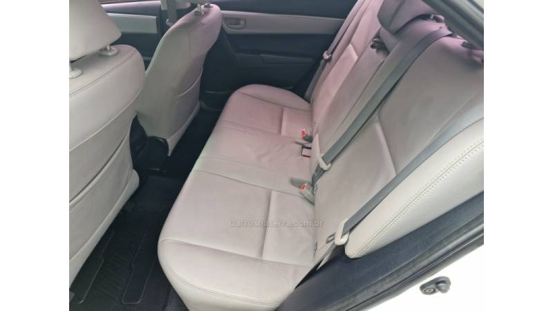 TOYOTA - COROLLA - 2015/2016 - Branca - R$ 89.800,00