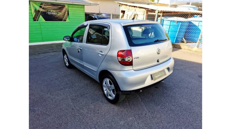 VOLKSWAGEN - FOX - 2009/2010 - Prata - R$ 35.000,00