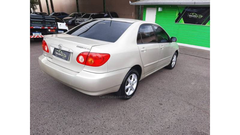 TOYOTA - COROLLA - 2004/2004 - Bege - R$ 32.500,00