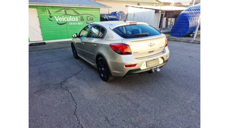 CHEVROLET - CRUZE - 2013/2014 - Bege - R$ 63.500,00