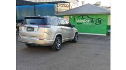 JEEP - COMMANDER - 2021/2022 - Dourada - R$ 187.500,00