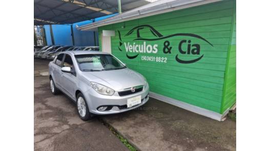 FIAT - GRAND SIENA - 2014/2015 - Prata - R$ 45.300,00