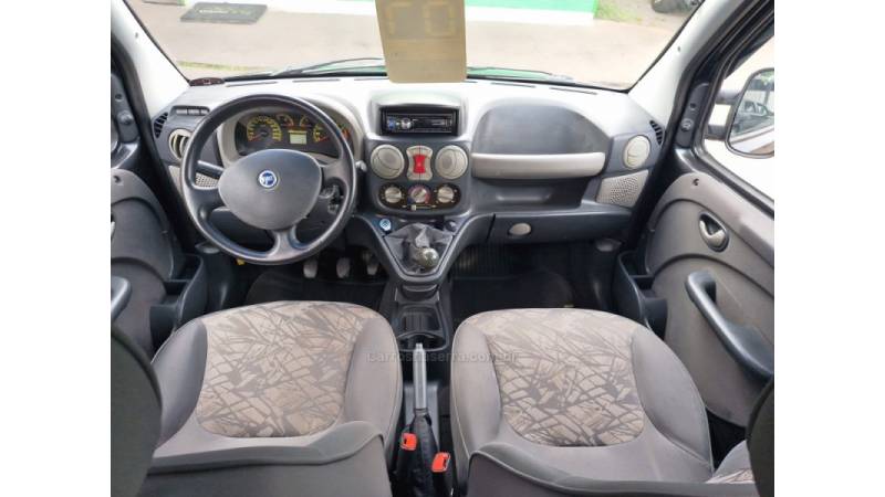 FIAT - DOBLÓ - 2006/2007 - Preta - R$ 35.000,00