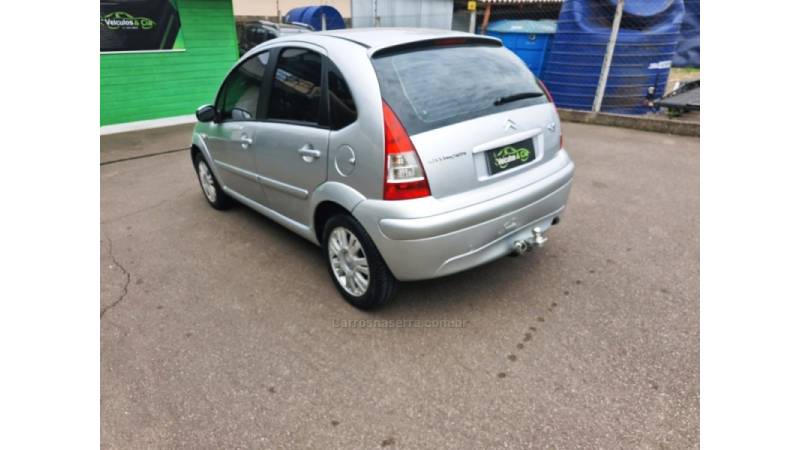 CITROËN - C3 - 2010/2011 - Prata - R$ 30.000,00