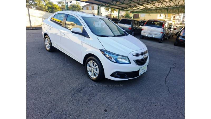 CHEVROLET - PRISMA - 2013/2014 - Branca - R$ 55.000,00