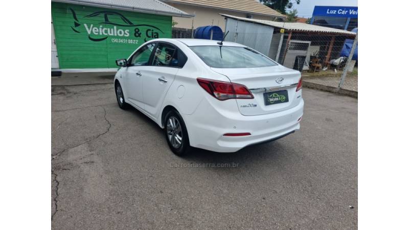 HYUNDAI - HB20S - 2018/2019 - Branca - R$ 75.500,00