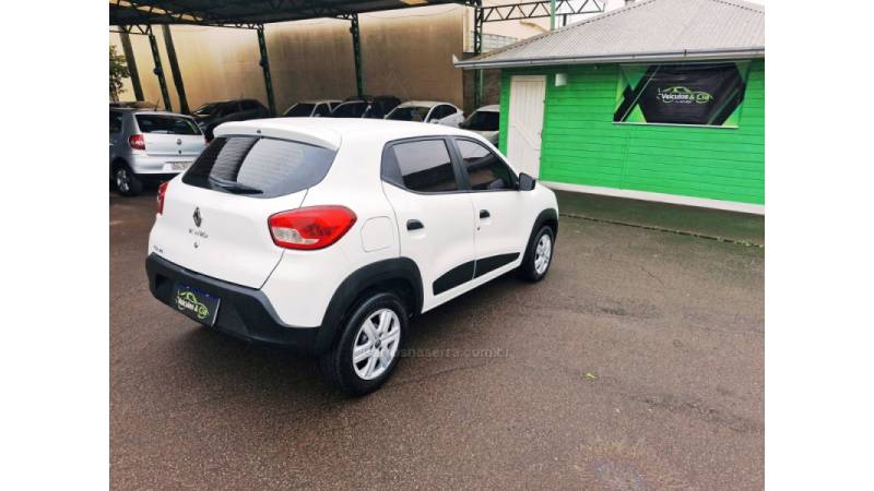 RENAULT - KWID - 2018/2019 - Branca - R$ 43.800,00
