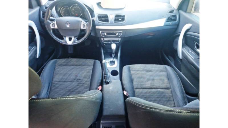RENAULT - FLUENCE - 2012/2013 - Prata - R$ 45.000,00