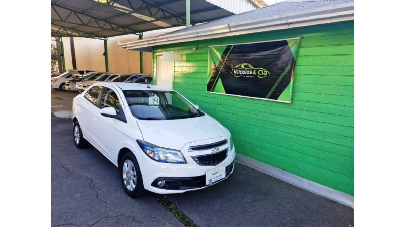 CHEVROLET - PRISMA - 2013/2014 - Branca - R$ 55.000,00