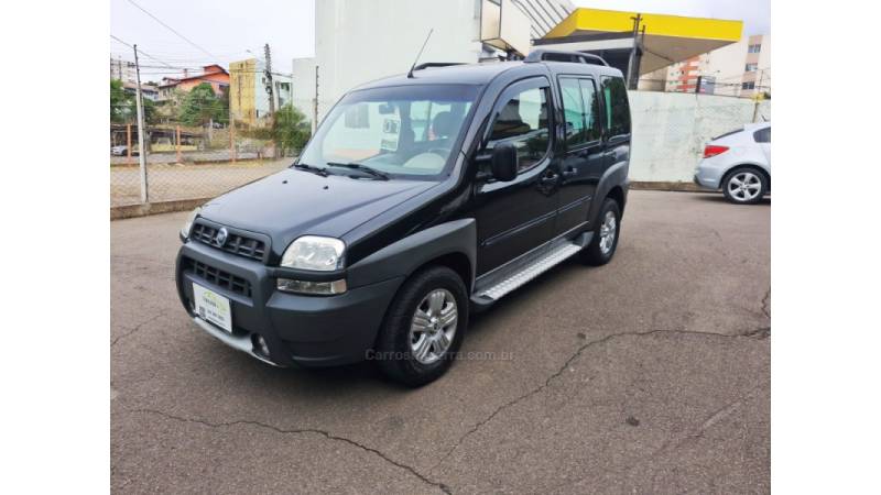 FIAT - DOBLÓ - 2006/2007 - Preta - R$ 35.000,00
