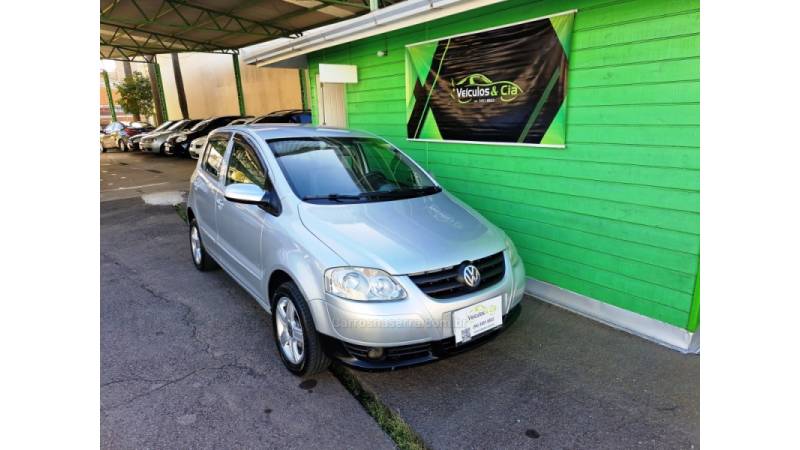 VOLKSWAGEN - FOX - 2009/2010 - Prata - R$ 34.000,00