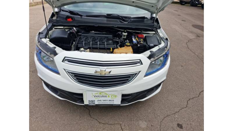 CHEVROLET - ONIX - 2015/2015 - Branca - R$ 55.000,00