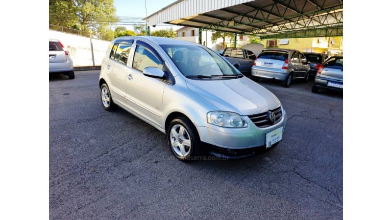 VOLKSWAGEN - FOX - 2009/2010 - Prata - R$ 34.000,00