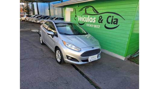 FORD - FIESTA - 2014/2015 - Prata - R$ 46.000,00