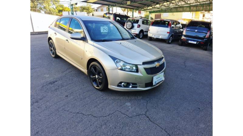 CHEVROLET - CRUZE - 2013/2014 - Bege - R$ 63.500,00