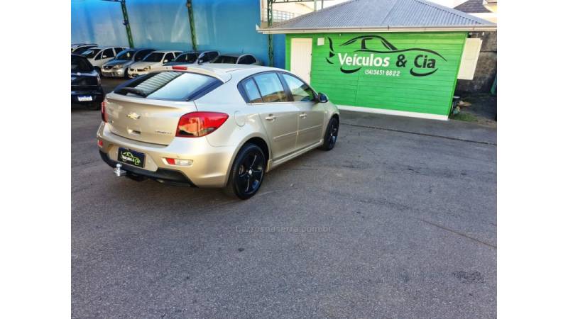 CHEVROLET - CRUZE - 2013/2014 - Bege - R$ 63.500,00