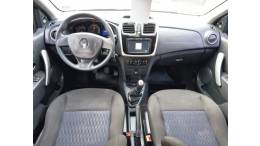 RENAULT - SANDERO - 2015/2016 - Prata - R$ 45.000,00