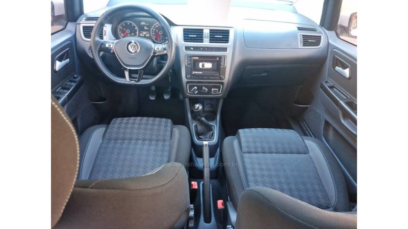 VOLKSWAGEN - GOLF - 2009/2010 - Prata - R$ 48.800,00