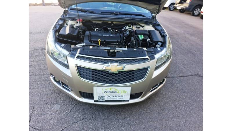 CHEVROLET - CRUZE - 2013/2014 - Bege - R$ 63.500,00